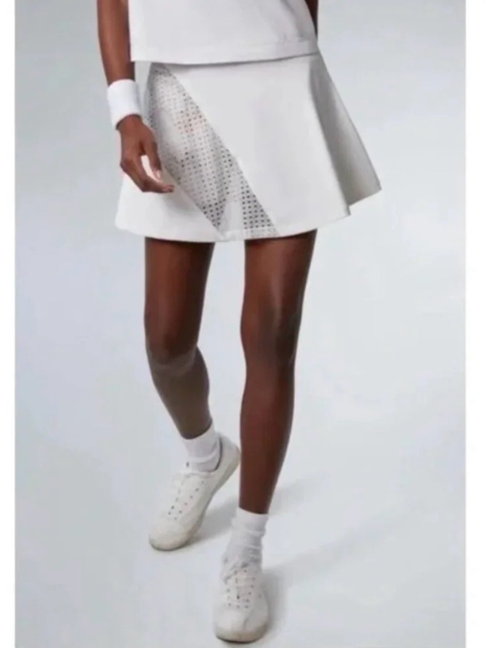 NWOT Tuckernuck Tnuck Perforated Skort Size L
